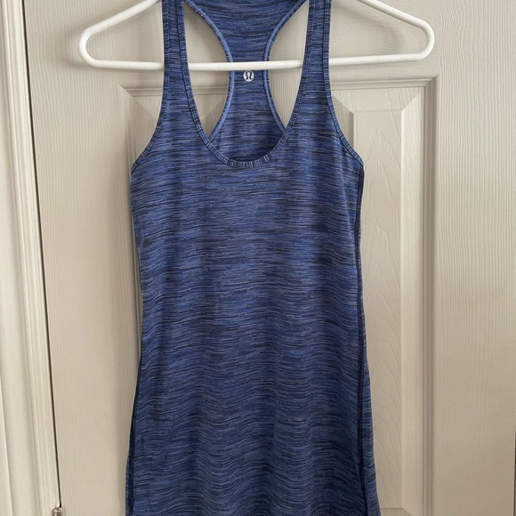 Sold Lululemon top size 2 - Picture 2 of 5
